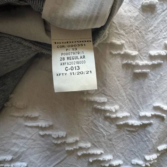 Abercrombie & Fitch Women's 90’s straight High Rise Crisscross Waist
Size 28 - Picture 5 of 8